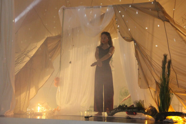 feuerlaefer-buehne-web